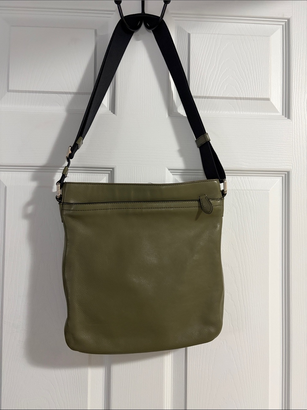 Coach f71745. Mens Olive Green Crossbody Sling Bag - Minimal Leather Design - Picture 7 of 15